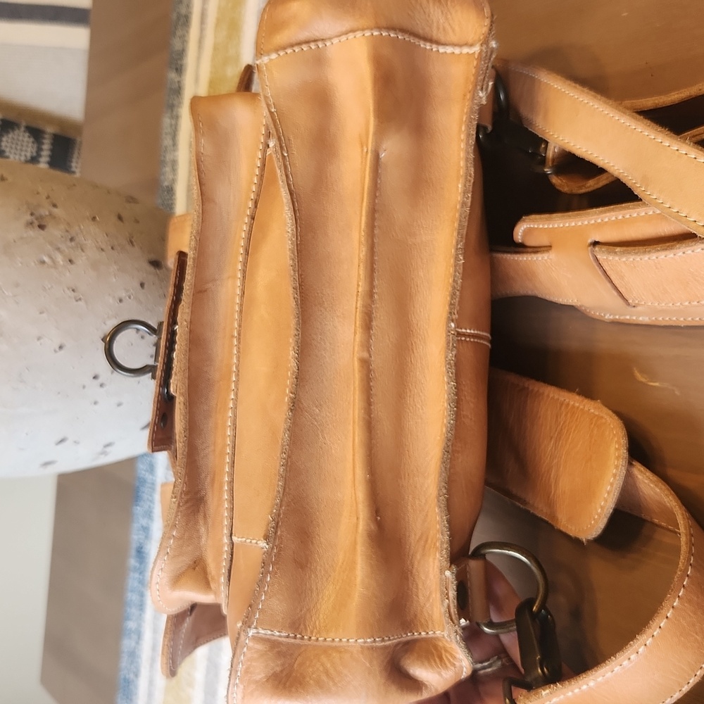 Bed Stu Leather Crossbody/Backpack Bag - Picture 11 of 12